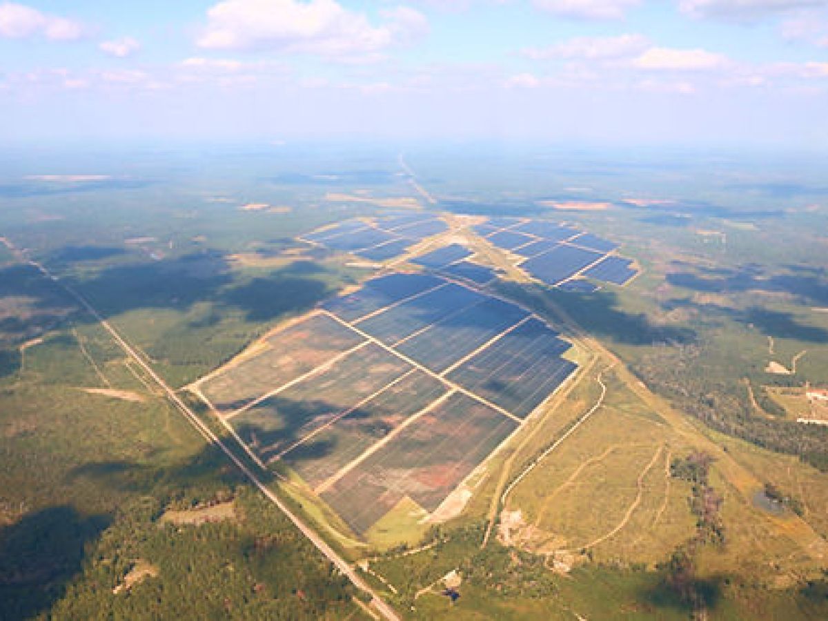 a view of a large flat field